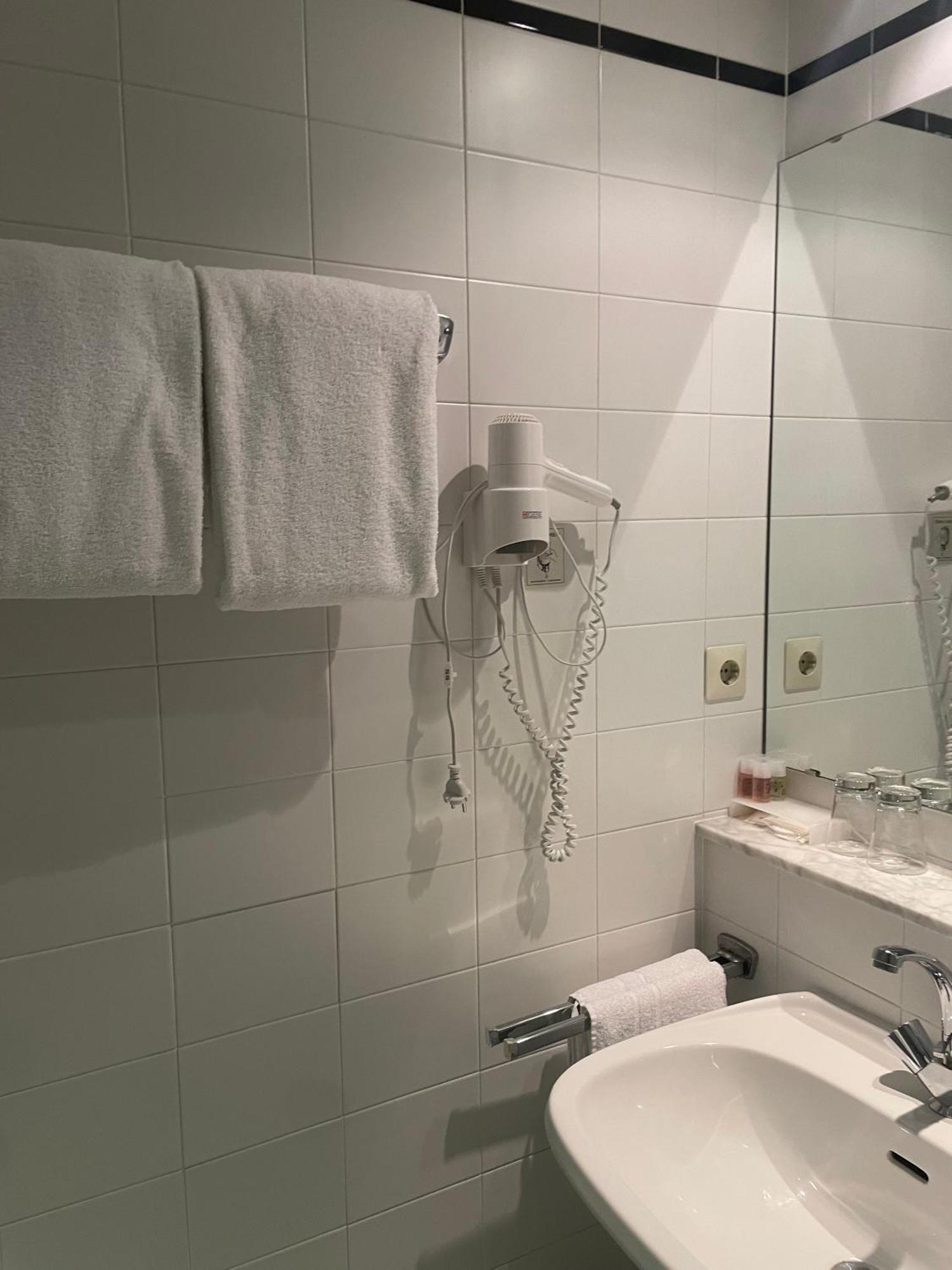 Hotel Bitterfelder Hof Εξωτερικό φωτογραφία