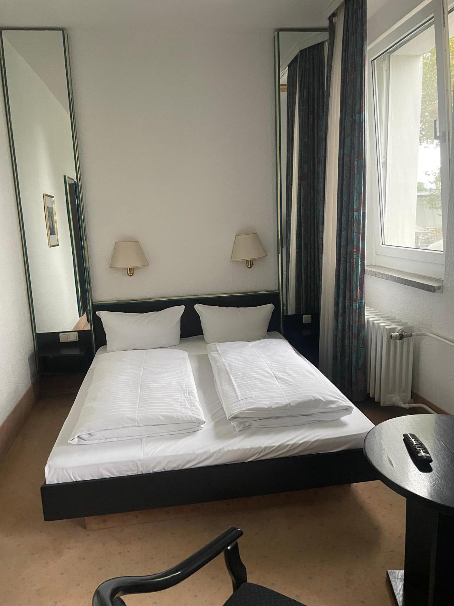 Hotel Bitterfelder Hof Εξωτερικό φωτογραφία
